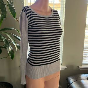 Bongo women’s long sleeve top. Black and gray striped. Size S